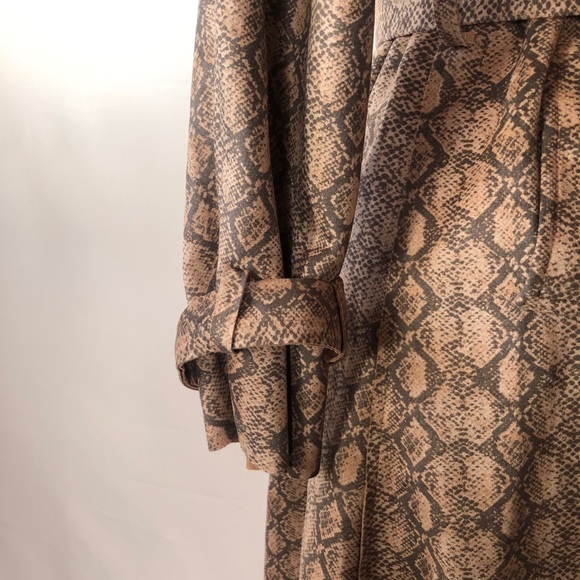 Few Moda Snake Skin Print Trench Coat Size Small - Picture 6 of 7